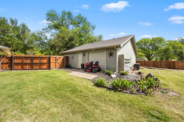 505 Curtis Road, Burleson, TX 76028
