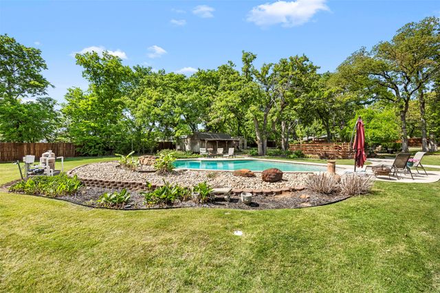 505 Curtis Road, Burleson, TX 76028