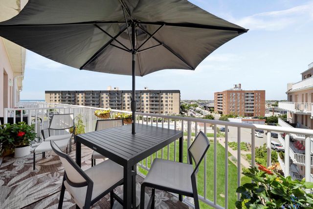 2 Richmond Road 5W, Lido Beach, NY 11561