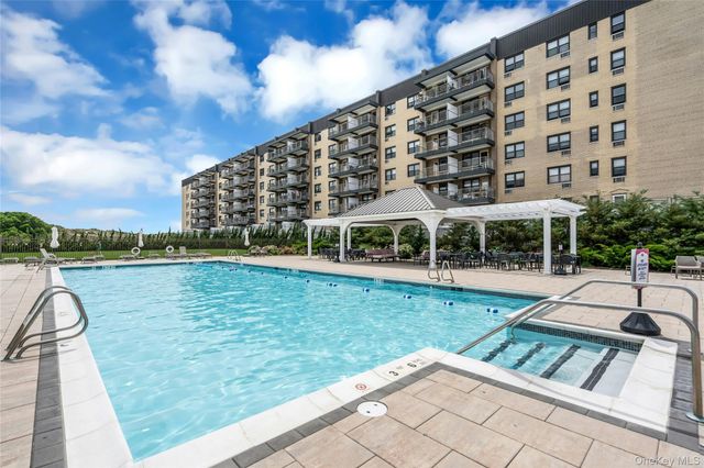 2 Richmond Road 5W, Lido Beach, NY 11561