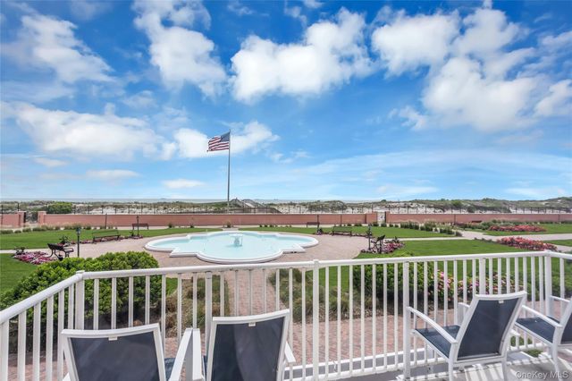 2 Richmond Road 5W, Lido Beach, NY 11561