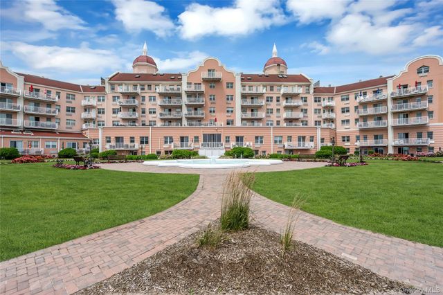2 Richmond Road 5W, Lido Beach, NY 11561