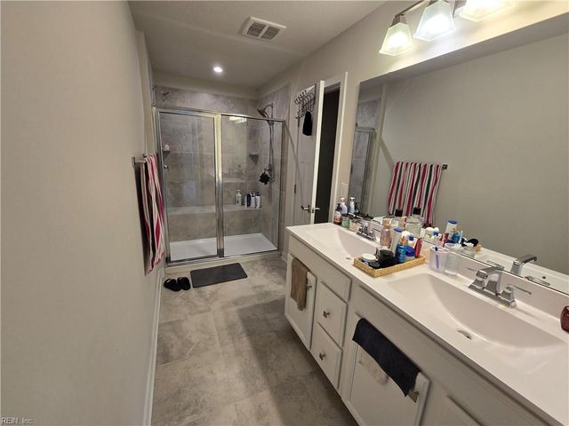 1609 Whistling RD, Chesapeake, VA 23323