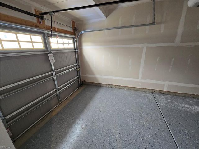 1609 Whistling RD, Chesapeake, VA 23323