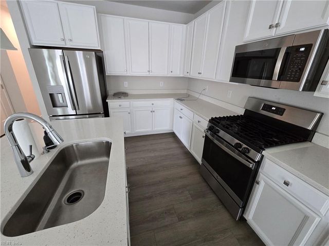 1609 Whistling RD, Chesapeake, VA 23323