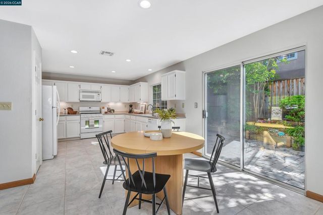 280 Brady Street, Martinez, CA 94553