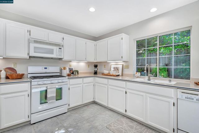 280 Brady Street, Martinez, CA 94553