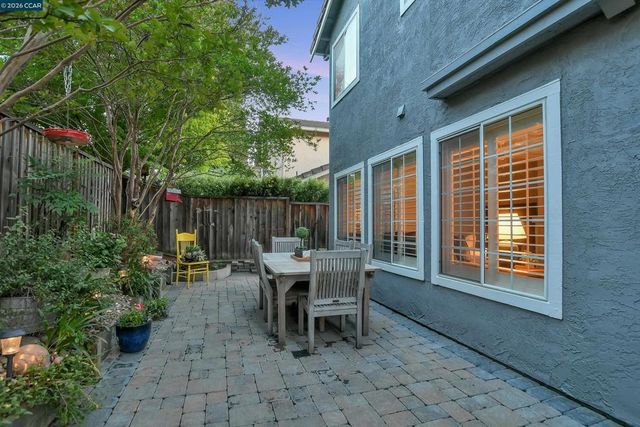 280 Brady Street, Martinez, CA 94553