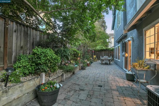 280 Brady Street, Martinez, CA 94553