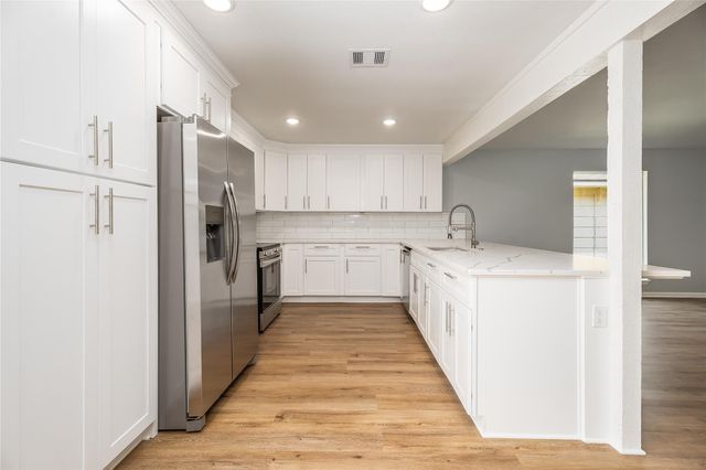 901 Bonita Street, Bayou Vista, TX 77563