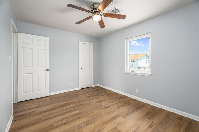 901 Bonita Street, Bayou Vista, TX 77563