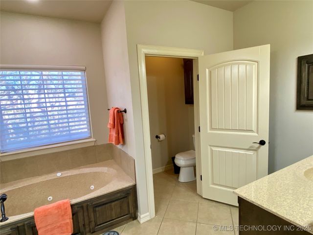 13822 S 18th Place, Bixby, OK 74008