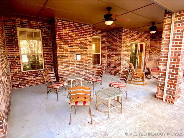 13822 S 18th Place, Bixby, OK 74008