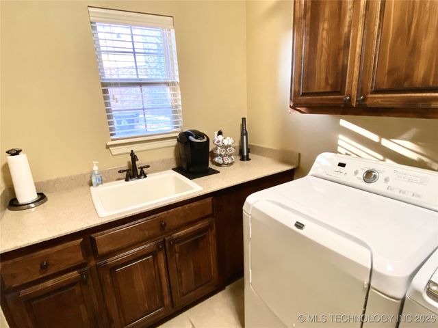 13822 S 18th Place, Bixby, OK 74008