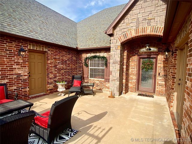 13822 S 18th Place, Bixby, OK 74008