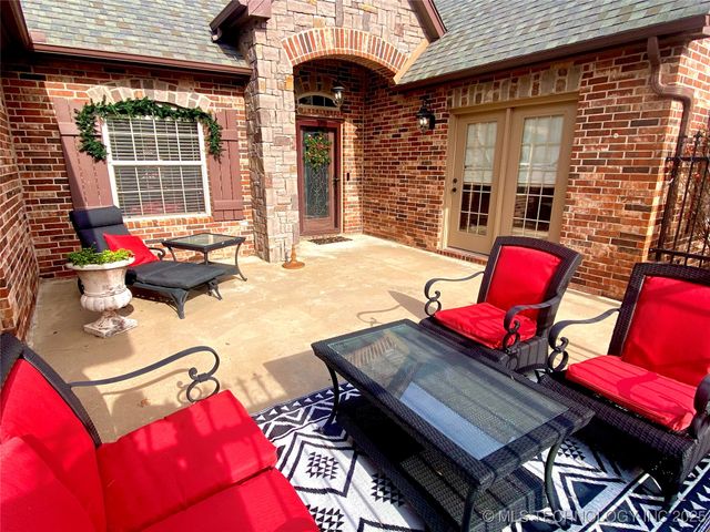 13822 S 18th Place, Bixby, OK 74008