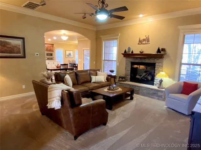 13822 S 18th Place, Bixby, OK 74008