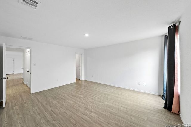 4319 FLUVIAL CIR, San Antonio, TX 78223