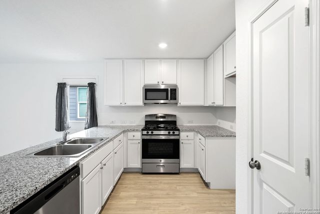 4319 FLUVIAL CIR, San Antonio, TX 78223