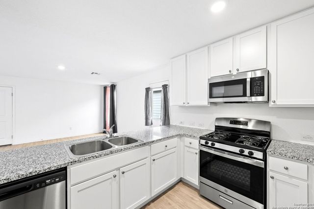 4319 FLUVIAL CIR, San Antonio, TX 78223