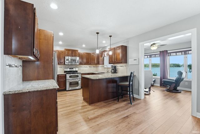54 Ems B20b Lane, Pierceton, IN 46562