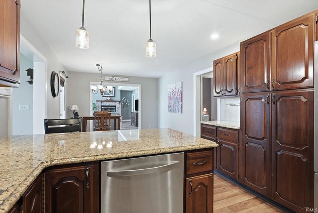54 Ems B20b Lane, Pierceton, IN 46562