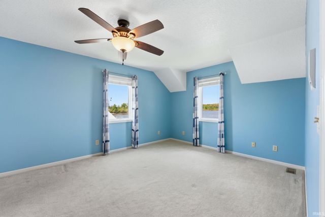 54 Ems B20b Lane, Pierceton, IN 46562