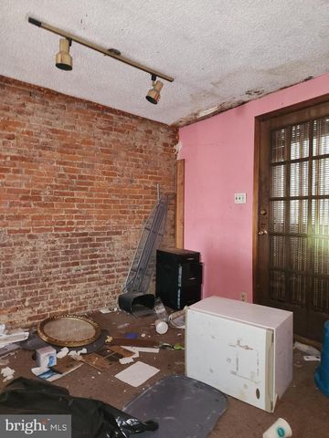 251 E HAINES ST, Philadelphia, PA 19144