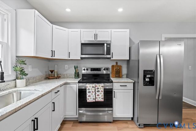9916 S Wagstaff Cir, North Chesterfield, VA 23236