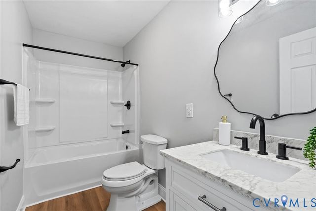 9916 S Wagstaff Cir, North Chesterfield, VA 23236