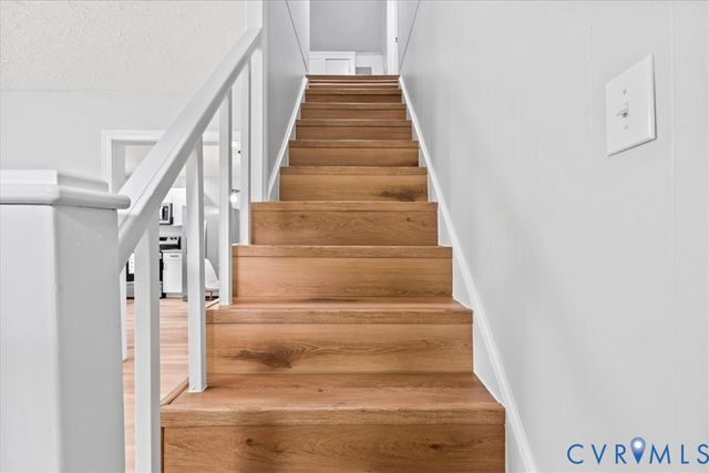 9916 S Wagstaff Cir, North Chesterfield, VA 23236