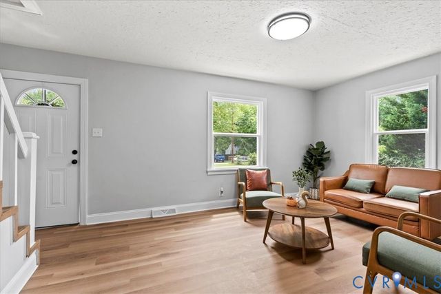 9916 S Wagstaff Cir, North Chesterfield, VA 23236