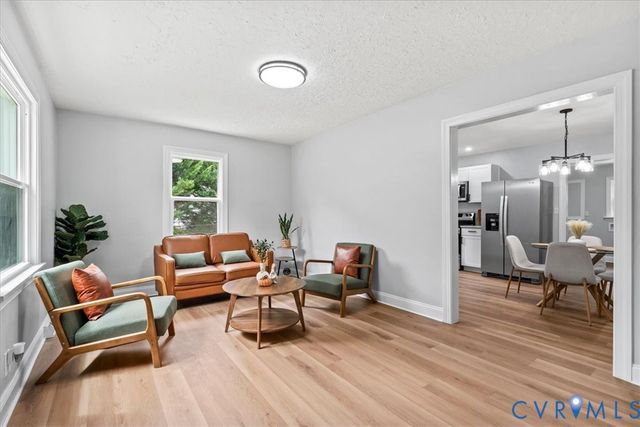9916 S Wagstaff Cir, North Chesterfield, VA 23236