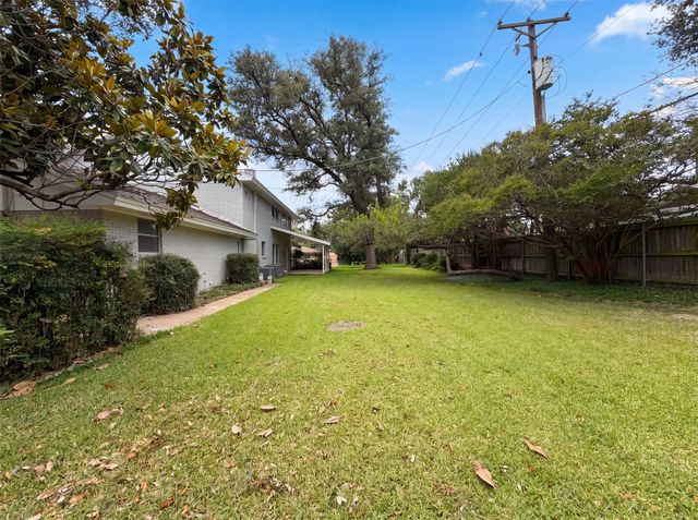 4612 Kenway Court, Fort Worth, TX 76132