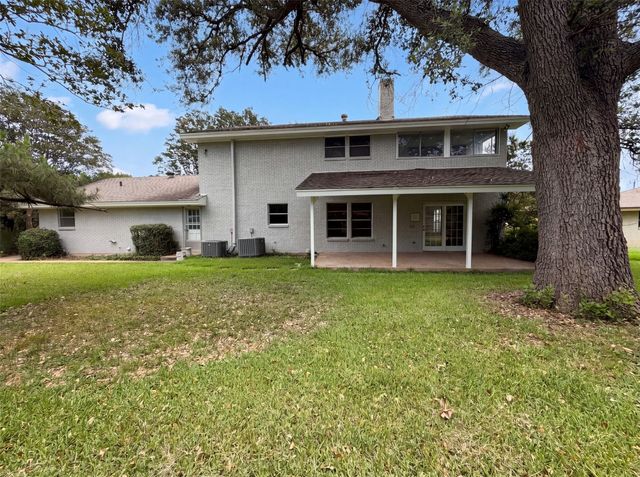 4612 Kenway Court, Fort Worth, TX 76132