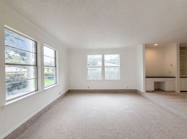 4612 Kenway Court, Fort Worth, TX 76132