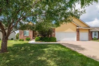 2321 S Cranbrook St, Wichita, KS 67207