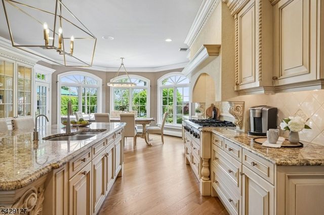 107 Huron Dr, Chatham Twp., NJ 07928
