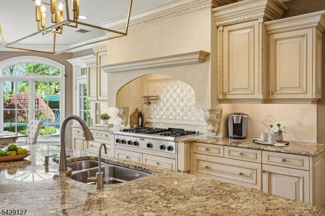 107 Huron Dr, Chatham Twp., NJ 07928