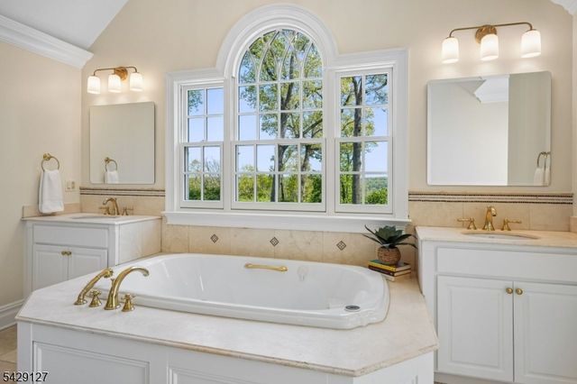 107 Huron Dr, Chatham Twp., NJ 07928