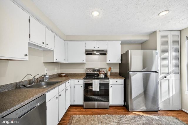 16200 HENDERSON LN, Dumfries, VA 22025