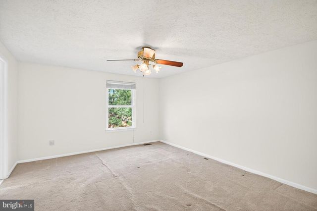 16200 HENDERSON LN, Dumfries, VA 22025