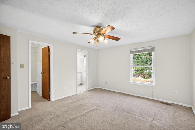 16200 HENDERSON LN, Dumfries, VA 22025