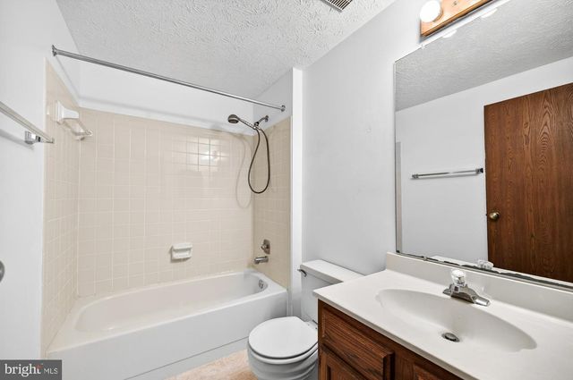 16200 HENDERSON LN, Dumfries, VA 22025