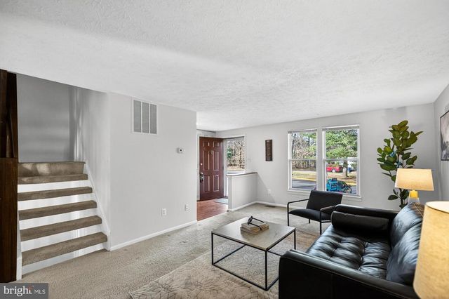 16200 HENDERSON LN, Dumfries, VA 22025