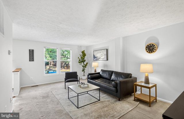 16200 HENDERSON LN, Dumfries, VA 22025