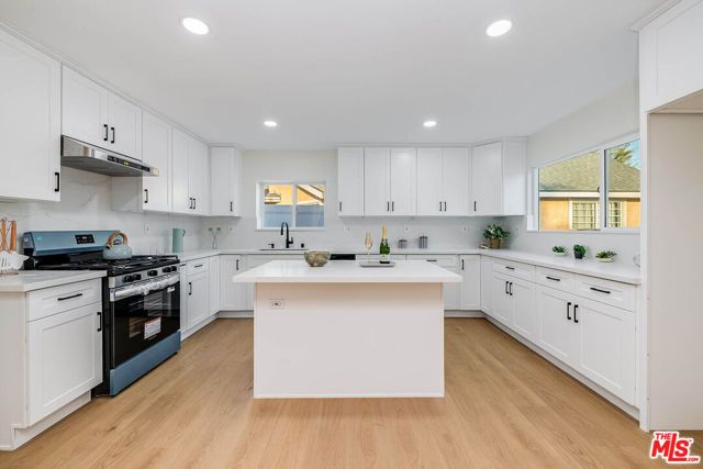 1207 W Orange Grove Avenue, Burbank, CA 91506