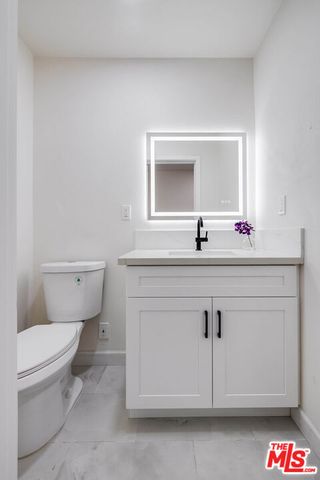 1207 W Orange Grove Avenue, Burbank, CA 91506