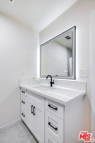 1207 W Orange Grove Avenue, Burbank, CA 91506