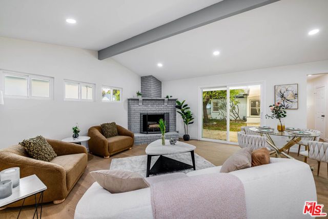 1207 W Orange Grove Avenue, Burbank, CA 91506